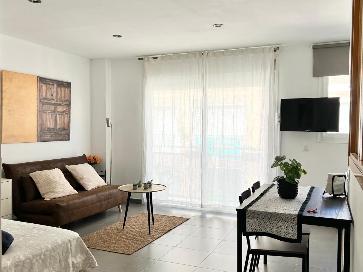 Apartamentos Varela 14 Малага Экстерьер фото